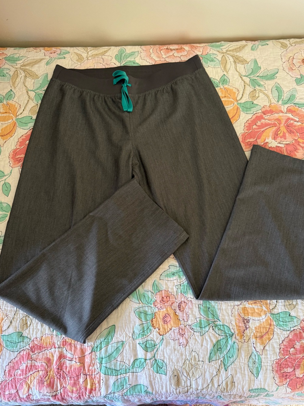 FIGS Scrub Pants